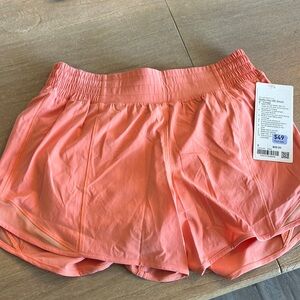 Women’s Lululemon peach Hotty hot HR short